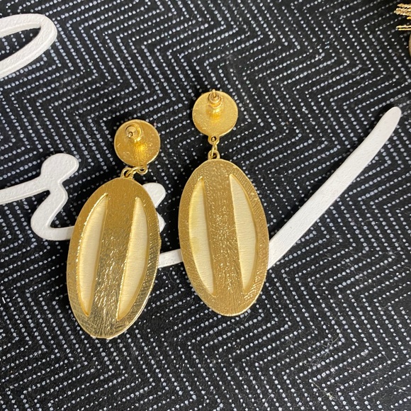 Gold tone with wood earrings. - Picture 3 of 3